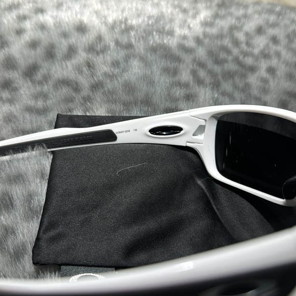 Authentic Oakley Turbine Rotor Mens Sunglasses - Picture 4 of 4